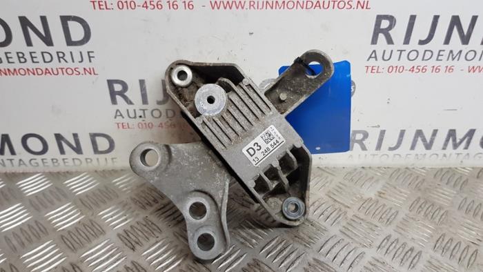 Gebruikte Motorsteun Opel Astra J (PC6/PD6/PE6/PF6) 2.0 CDTI 16V 160 Ecotec Prijs € 48,40 Inclusief btw aangeboden door Autodemontage Rijnmond BV