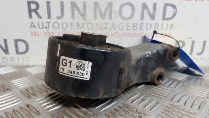 Gebruikte Motorsteun Opel Astra J (PC6/PD6/PE6/PF6) 2.0 CDTI 16V 160 Ecotec Prijs € 24,20 Inclusief btw aangeboden door Autodemontage Rijnmond BV