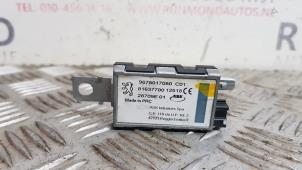 Gebruikte Antenne Versterker Peugeot 3008 II (M4/MC/MJ/MR) 1.2 12V e-THP PureTech 130 Prijs op aanvraag aangeboden door Autodemontage Rijnmond BV