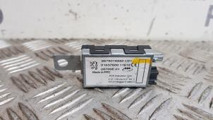 Gebruikte Antenne Versterker Peugeot 3008 II (M4/MC/MJ/MR) 1.2 12V e-THP PureTech 130 Prijs op aanvraag aangeboden door Autodemontage Rijnmond BV