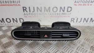 Gebruikte Luchtrooster Dashboard Hyundai Kona Prijs € 50,00 Margeregeling aangeboden door Autodemontage Rijnmond BV