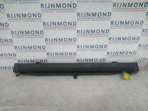 Gebruikte Dekzeil Bagageruimte BMW 5 serie (F10) 518d 16V Prijs € 242,00 Inclusief btw aangeboden door Autodemontage Rijnmond BV