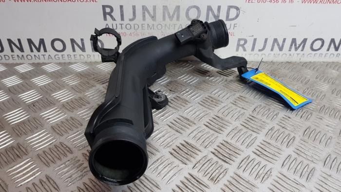 Gebruikte Intercooler Buis Volkswagen Caddy III (2KA,2KH,2CA,2CH) 1.6 TDI 16V Prijs € 36,30 Inclusief btw aangeboden door Autodemontage Rijnmond BV
