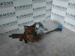 Gebruikte Stuurkolom compleet Renault Clio III (BR/CR) 1.5 dCi 85 Prijs € 125,00 Margeregeling aangeboden door Autodemontage Rijnmond BV