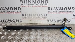 Gebruikte Gasdemper rechts-achter Audi Q2 (GAB/GAG) 1.6 30 TDI 16V Prijs € 121,00 Inclusief btw aangeboden door Autodemontage Rijnmond BV