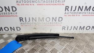 Gebruikte Ruitenwisserarm achter Ford Fiesta 7 1.0 EcoBoost 12V 100 Van Prijs € 24,20 Inclusief btw aangeboden door Autodemontage Rijnmond BV
