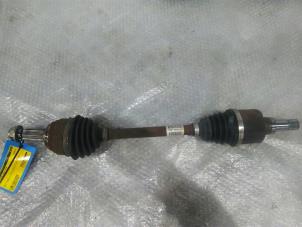 Gebruikte Homokineetas links-voor Ford Fiesta 7 1.0 EcoBoost 12V Prijs € 127,05 Inclusief btw aangeboden door Autodemontage Rijnmond BV