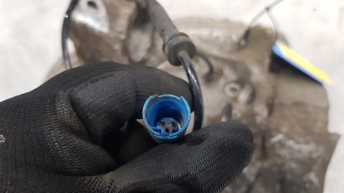 Wielnaaf voor van een BMW X1 (E84) xDrive 18d 2.0 16V 2010