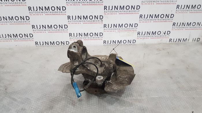 Wielnaaf voor van een BMW X1 (E84) xDrive 18d 2.0 16V 2010