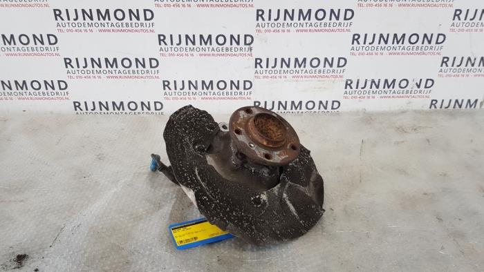 Wielnaaf voor van een BMW X1 (E84) xDrive 18d 2.0 16V 2010