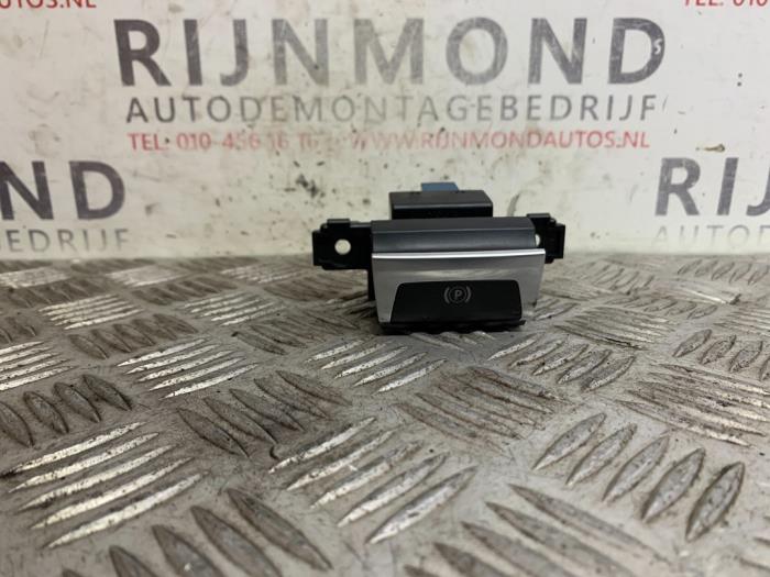 Gebruikte Schakelaar handrem Peugeot 308 (L3/L8/LB/LH/LP) 1.6 16V THP Prijs op aanvraag aangeboden door Autodemontage Rijnmond BV