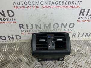 Gebruikte Luchtrooster achter BMW X3 (F25) xDrive20d 16V Prijs € 54,45 Inclusief btw aangeboden door Autodemontage Rijnmond BV