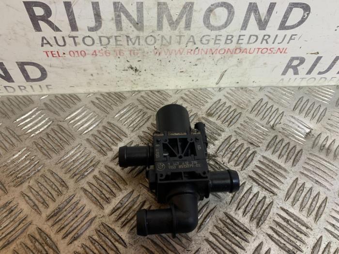 Gebruikte Waterpomp BMW X3 (F25) xDrive20d 16V Prijs € 60,49 Inclusief btw aangeboden door Autodemontage Rijnmond BV