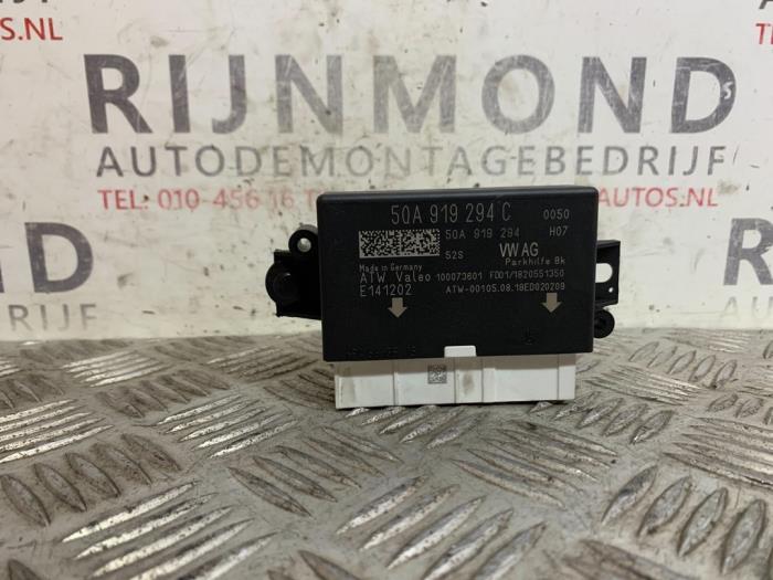 Gebruikte PDC Module Volkswagen Polo VI (AW1) 1.0 TSI 12V BlueMotion Prijs € 60,50 Inclusief btw aangeboden door Autodemontage Rijnmond BV