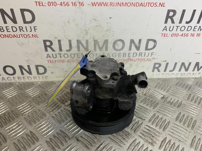 Gebruikte Servopomp Mercedes C Sportcoupé (C203) 2.2 C-220 CDI 16V Prijs € 50,00 Margeregeling aangeboden door Autodemontage Rijnmond BV