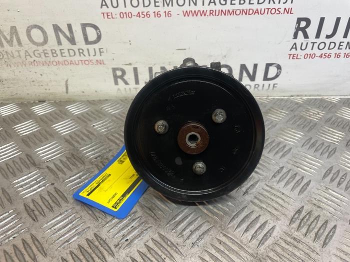Gebruikte Servopomp Nissan Primastar 2.0 dCi 90 Prijs € 75,00 Margeregeling aangeboden door Autodemontage Rijnmond BV