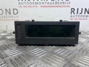 Gebruikte Display Interieur Nissan Primastar 2.0 dCi 90 Prijs op aanvraag aangeboden door Autodemontage Rijnmond BV