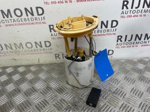 Gebruikte Dieselpomp Volkswagen Golf VI (5K1) 1.6 TDI 16V Prijs € 78,65 Inclusief btw aangeboden door Autodemontage Rijnmond BV