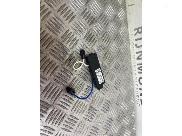 Gebruikte Alarm sensor Opel Astra J (PC6/PD6/PE6/PF6) 2.0 CDTI 16V 160 Ecotec Prijs op aanvraag aangeboden door Autodemontage Rijnmond BV