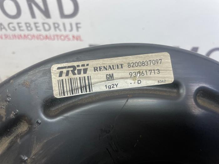 Gebruikte Rembekrachtiger Nissan Primastar 2.0 dCi 90 Prijs op aanvraag aangeboden door Autodemontage Rijnmond BV
