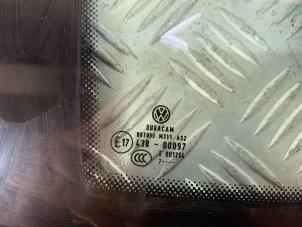 Gebruikte Driehoeks Ruit links-achter Volkswagen Polo VI (AW1) 1.0 MPi 12V Prijs € 60,50 Inclusief btw aangeboden door Autodemontage Rijnmond BV