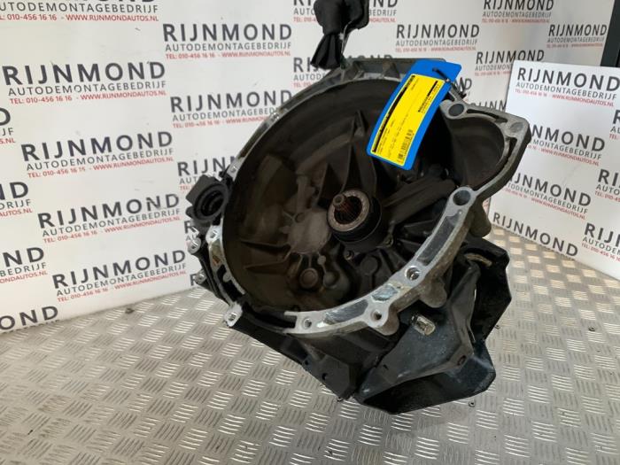 Gebruikte Versnellingsbak Ford Focus 1 1.6 16V Prijs € 100,00 Margeregeling aangeboden door Autodemontage Rijnmond BV