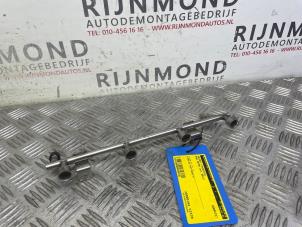 Gebruikte Injector brug Opel Astra J (PC6/PD6/PE6/PF6) 1.6 16V Ecotec Prijs op aanvraag aangeboden door Autodemontage Rijnmond BV