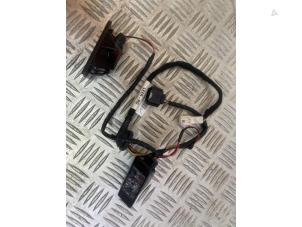 Gebruikte Kenteken Verlichting Nissan Qashqai (J11) 1.3 DIG-T 140 16V Prijs € 48,40 Inclusief btw aangeboden door Autodemontage Rijnmond BV