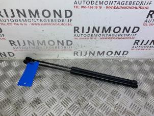 Gebruikte Set Gasdempers Achterklep Volkswagen Polo V (6R) 1.2 12V Prijs € 12,10 Inclusief btw aangeboden door Autodemontage Rijnmond BV