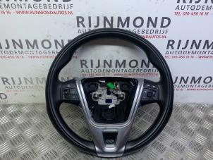 Gebruikte Stuurwiel Volvo V40 (MV) 2.0 D2 16V Prijs € 72,60 Inclusief btw aangeboden door Autodemontage Rijnmond BV