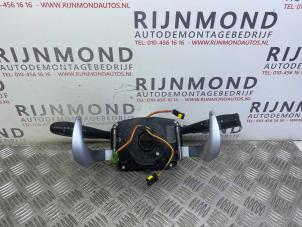 Gebruikte Licht + Raw Schakelaar Peugeot 1007 (KM) 1.4 Prijs € 175,00 Margeregeling aangeboden door Autodemontage Rijnmond BV