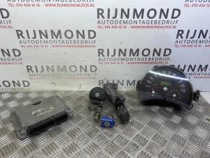 Gebruikte Kontaktslot + computer Volkswagen New Beetle (9C1/9G1) 2.0 Prijs op aanvraag aangeboden door Autodemontage Rijnmond BV