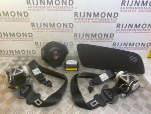 Gebruikte Module + Airbag Set Volkswagen Polo V (6R) 1.6 TDI 16V 90 Prijs € 345,00 Margeregeling aangeboden door Autodemontage Rijnmond BV