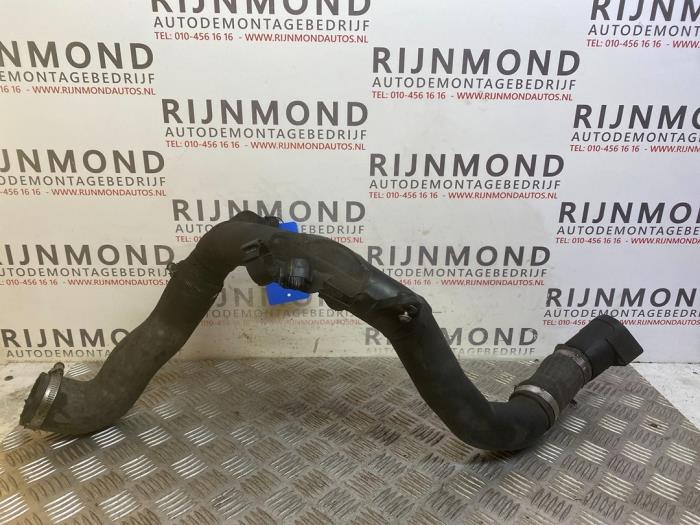 Gebruikte Intercooler Buis Volkswagen Polo V (6R) 1.6 TDI 16V 90 Prijs € 40,00 Margeregeling aangeboden door Autodemontage Rijnmond BV