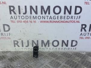 Gebruikte AUX/USB aansluiting BMW 1 serie (F20) 116d 1.6 16V Efficient Dynamics Prijs € 24,20 Inclusief btw aangeboden door Autodemontage Rijnmond BV