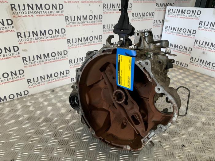 Gebruikte Versnellingsbak Mitsubishi Colt (Z2/Z3) 1.5 16V Prijs € 120,00 Margeregeling aangeboden door Autodemontage Rijnmond BV