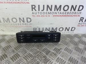 Gebruikte Chaufage Bedieningspaneel BMW 3 serie (E46/4) 316i 16V Prijs € 30,00 Margeregeling aangeboden door Autodemontage Rijnmond BV
