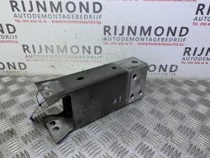 Gebruikte Frontbalk Jaguar XE 2.0d 180 16V Prijs op aanvraag aangeboden door Autodemontage Rijnmond BV