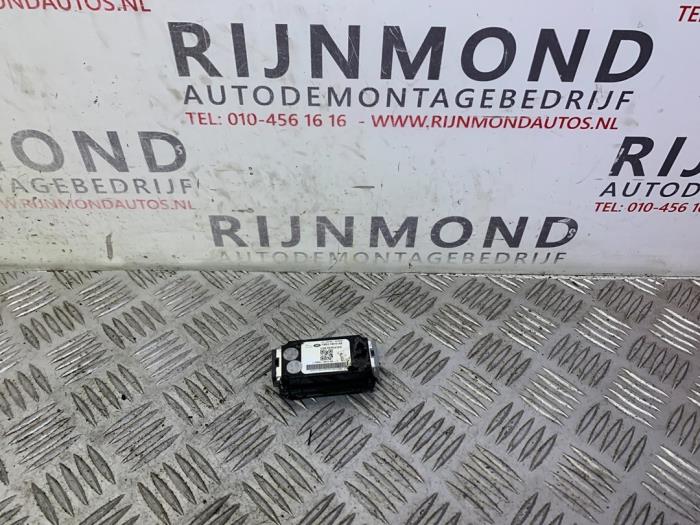 Gebruikte USB module Jaguar XE 2.0d 180 16V Prijs op aanvraag aangeboden door Autodemontage Rijnmond BV