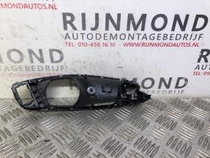 Gebruikte Portiergreep 2Deurs links Audi A1 (8X1/8XK) 1.0 TFSI 12V Prijs op aanvraag aangeboden door Autodemontage Rijnmond BV