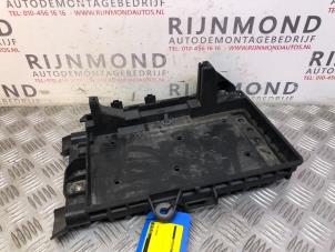 Gebruikte Accubak Mercedes A (177.0) 1.3 A-160 Turbo 16V Prijs € 50,00 Margeregeling aangeboden door Autodemontage Rijnmond BV