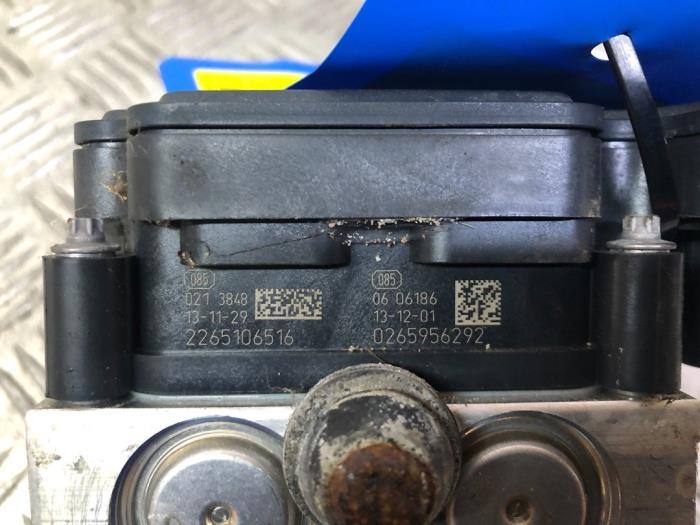 Gebruikte ABS Pomp Opel Adam 1.2 16V Prijs € 75,00 Margeregeling aangeboden door Autodemontage Rijnmond BV