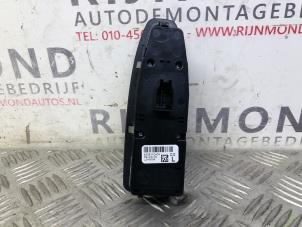 Gebruikte Ruit schakelaar elektrisch BMW 1 serie (F20) 120i 2.0 16V Prijs € 48,40 Inclusief btw aangeboden door Autodemontage Rijnmond BV