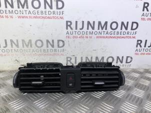 Gebruikte Luchtrooster Dashboard BMW 1 serie (F20) 120i 2.0 16V Prijs € 60,50 Inclusief btw aangeboden door Autodemontage Rijnmond BV