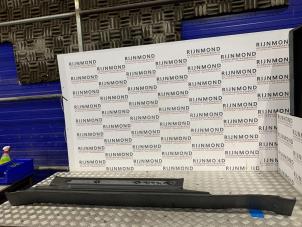 Gebruikte Zijskirt links BMW Mini One/Cooper (R50) 1.6 16V Cooper Prijs op aanvraag aangeboden door Autodemontage Rijnmond BV