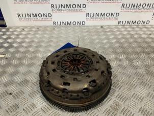 Gebruikte Dubbele massa vliegwiel Ford Transit 2.4 TDdi 16V 300S Prijs op aanvraag aangeboden door Autodemontage Rijnmond BV