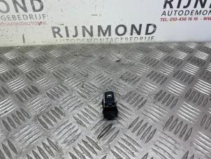 Gebruikte Raam schakelaar elektrisch Audi A3 Sportback (8VA/8VF) 1.4 TFSI 16V Prijs € 12,10 Inclusief btw aangeboden door Autodemontage Rijnmond BV