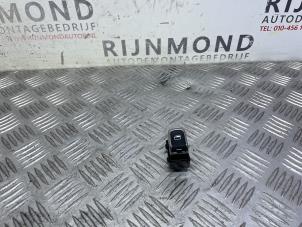 Gebruikte Raam schakelaar elektrisch Audi A3 Sportback (8VA/8VF) 1.4 TFSI 16V Prijs € 12,10 Inclusief btw aangeboden door Autodemontage Rijnmond BV