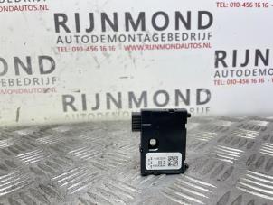 Gebruikte Stuurhoek sensor Volkswagen Caddy III (2KA,2KH,2CA,2CH) 2.0 SDI Prijs op aanvraag aangeboden door Autodemontage Rijnmond BV