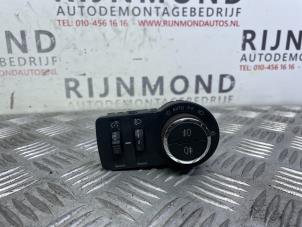 Gebruikte Licht Schakelaar Opel Mokka/Mokka X 1.4 Turbo 16V 4x2 Prijs € 15,00 Margeregeling aangeboden door Autodemontage Rijnmond BV